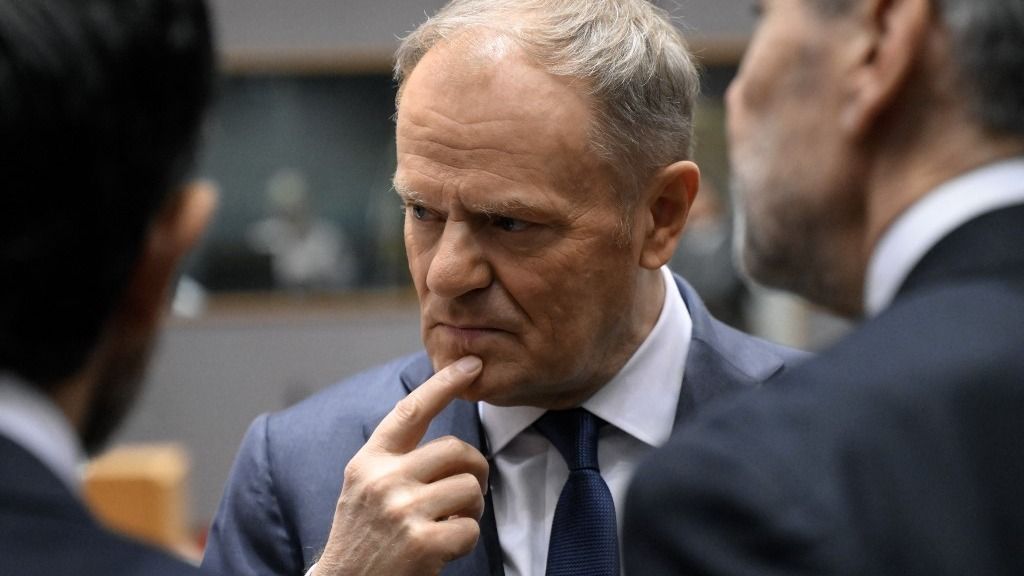 Donald Tusk kormánya nem ismeri el az alkotmánybíróságot a jelenlegi összetételében