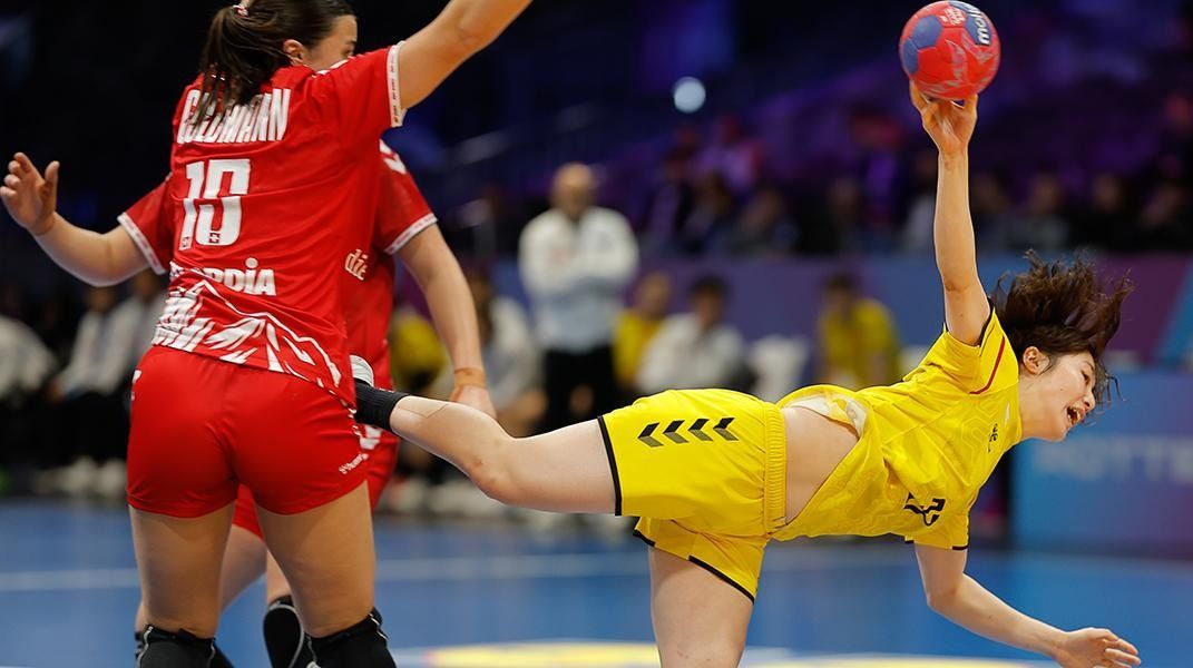 Japán magabiztosan legyőzte Svájcot a női kézilabda vb középdöntőjében, ami nem kedvez a magyar válogatottnak