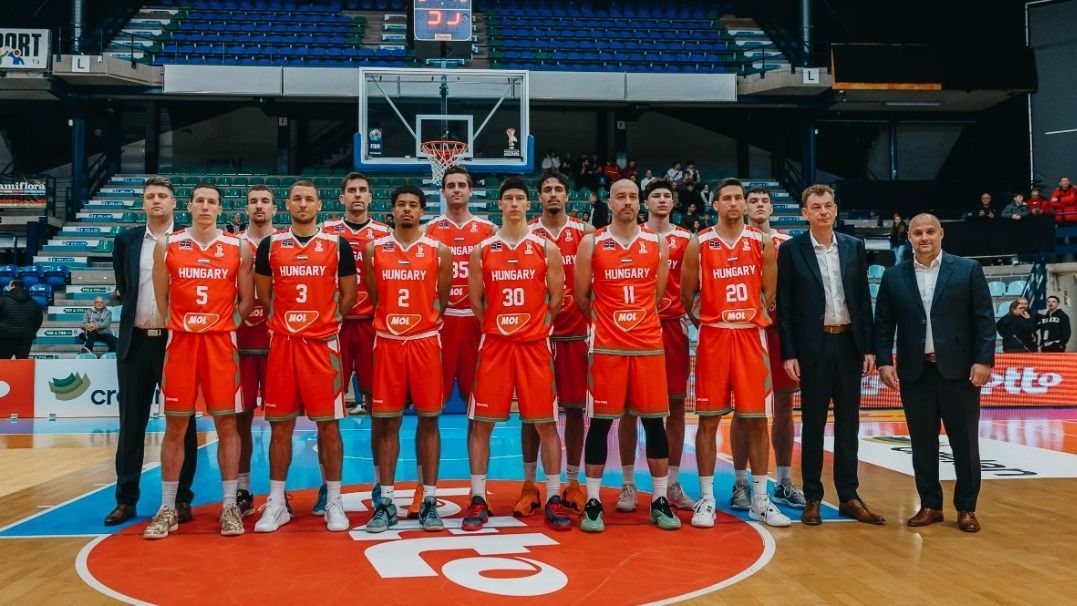A magyar válogatott győzelmi reményekkel lépett pályára a Belgium elleni férfi kosárlabda vb-selejtezőn.