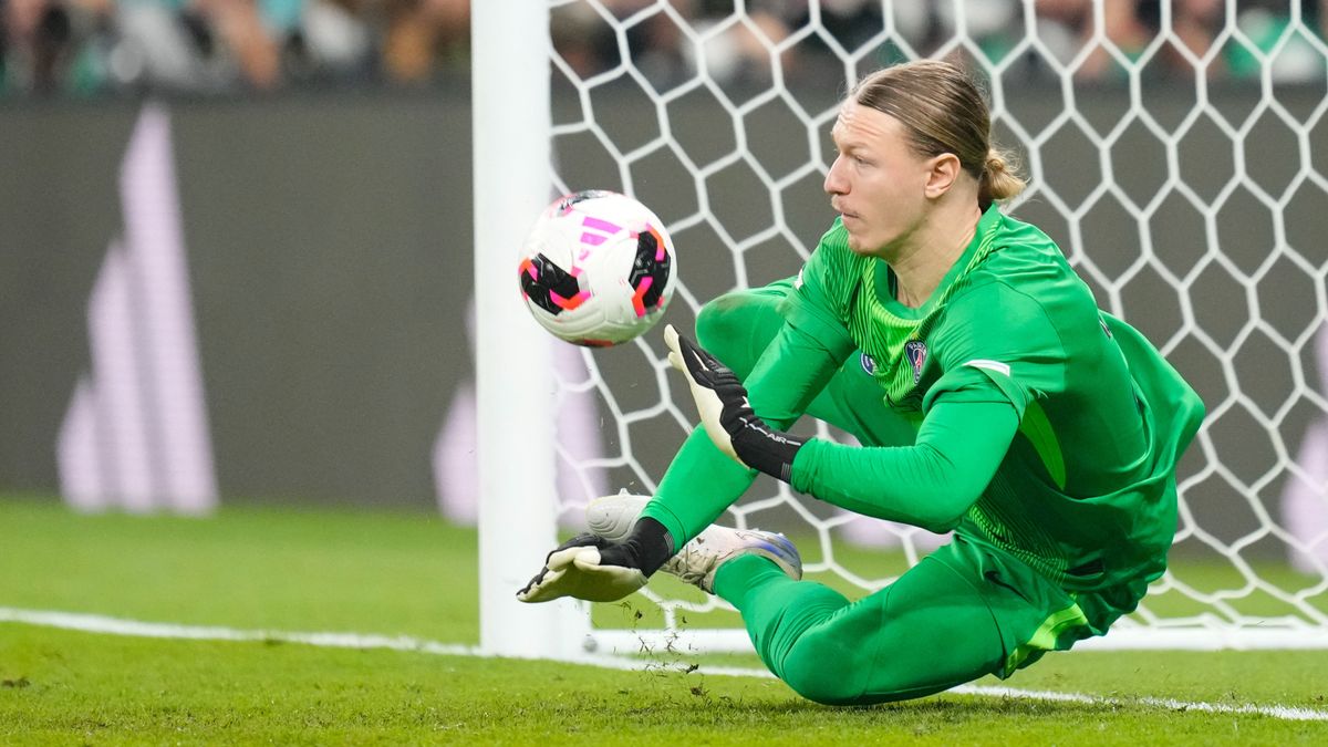 Matvey Safonov orosz kapus lett a PSG hőse a Flamengo ellen, a francia csapat az Interkontinentális kupát is megnyerte