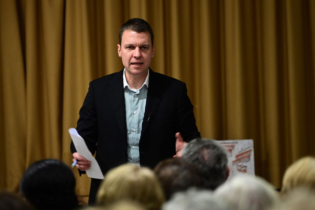 Pilisszántó, 2025. december 4.
Menczer Tamás, a Fidesz-KDNP kommunikációs igazgatója, a térség fideszes országgyűlési képviselője fórumot tart Pilisszántón a Baross-házban 2025. december 4-én.
MTI/Kovács Attila