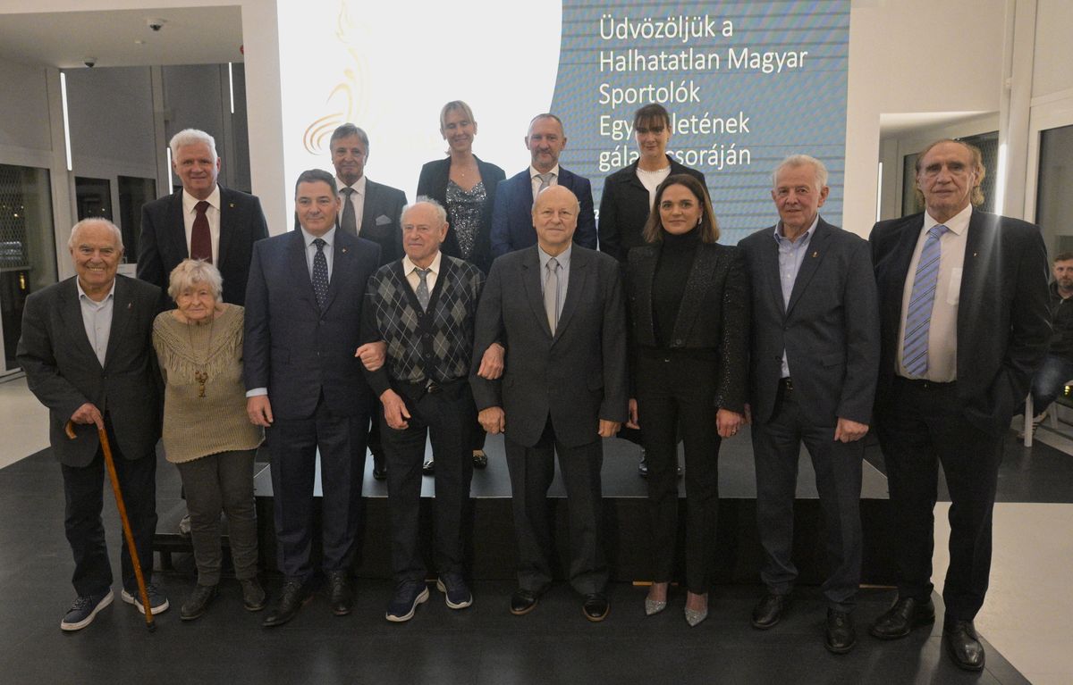 Már Kovács István is egy a halhatatlanok közül