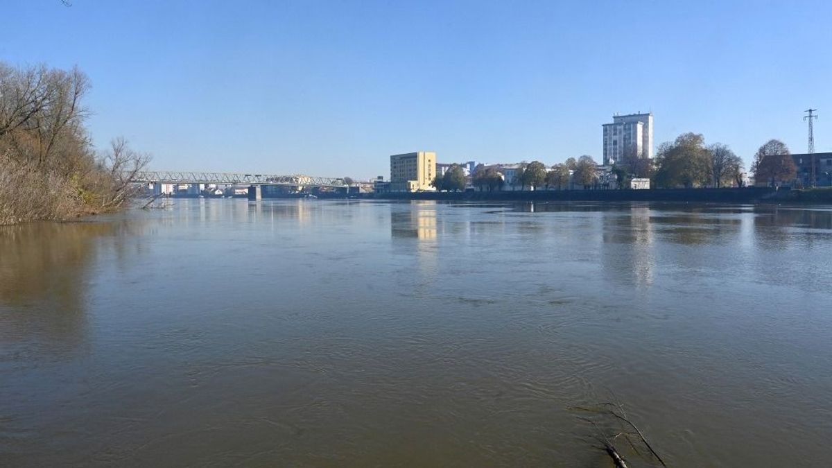 Migránsokkal teli csónak borult fel, egy ember meghalt