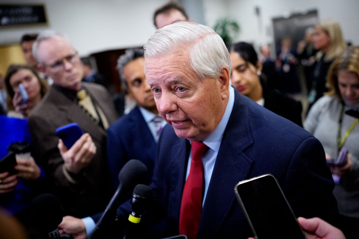 Az amerikai szenátor szerint fokozni kell a nyomást