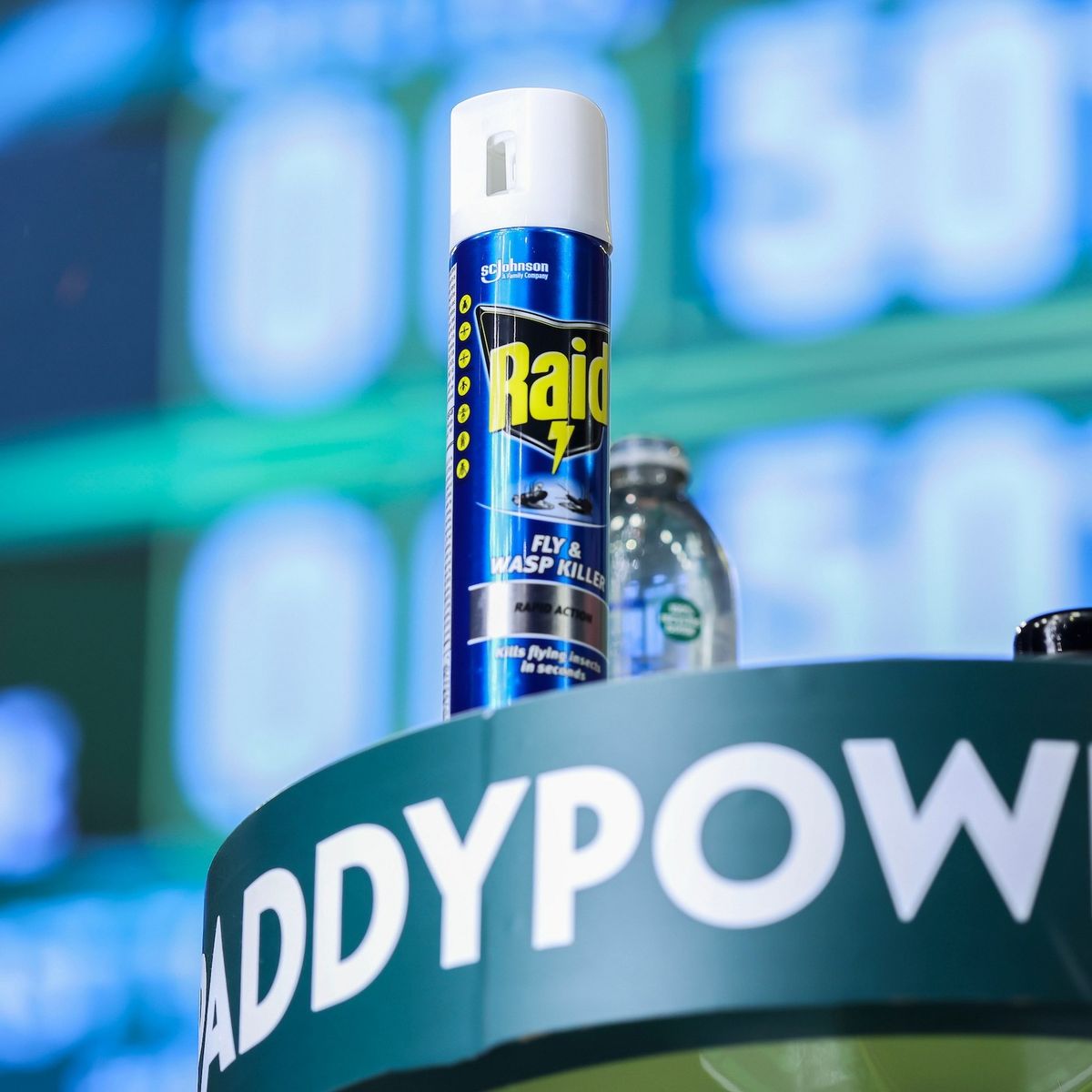 Jurjen van der Velde ezzel próbálta megállítani a darazsakat a darts-vb-n