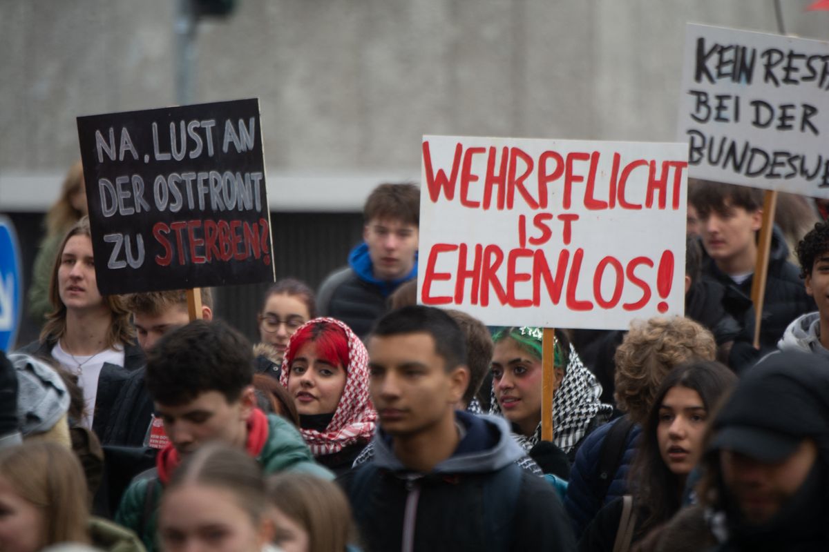 A diákok nem akarnak a frontra menni