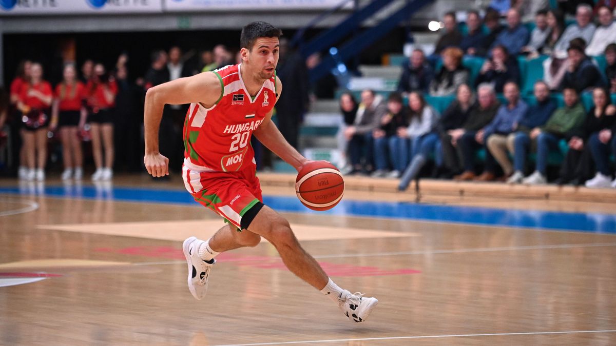 Perl Zoltán az első percektől kezdve a magyar válogatott vezéreként játszott. 