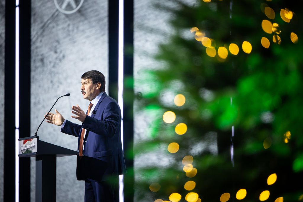 DPK gyűlés Szeged Áder