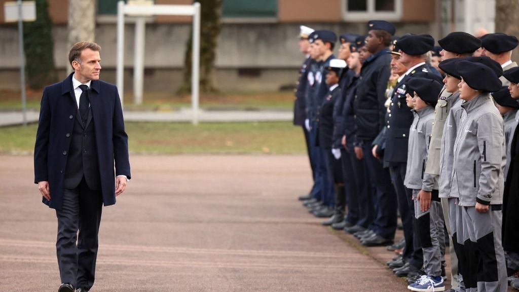 Franciaországban is lázad a társadalom a háborús készülődés és a katonai szolgálat kiterjesztése ellen