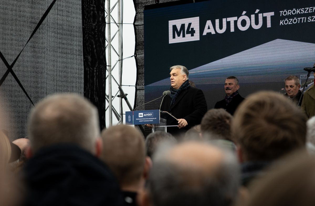 Orbán Viktor M4 átadás