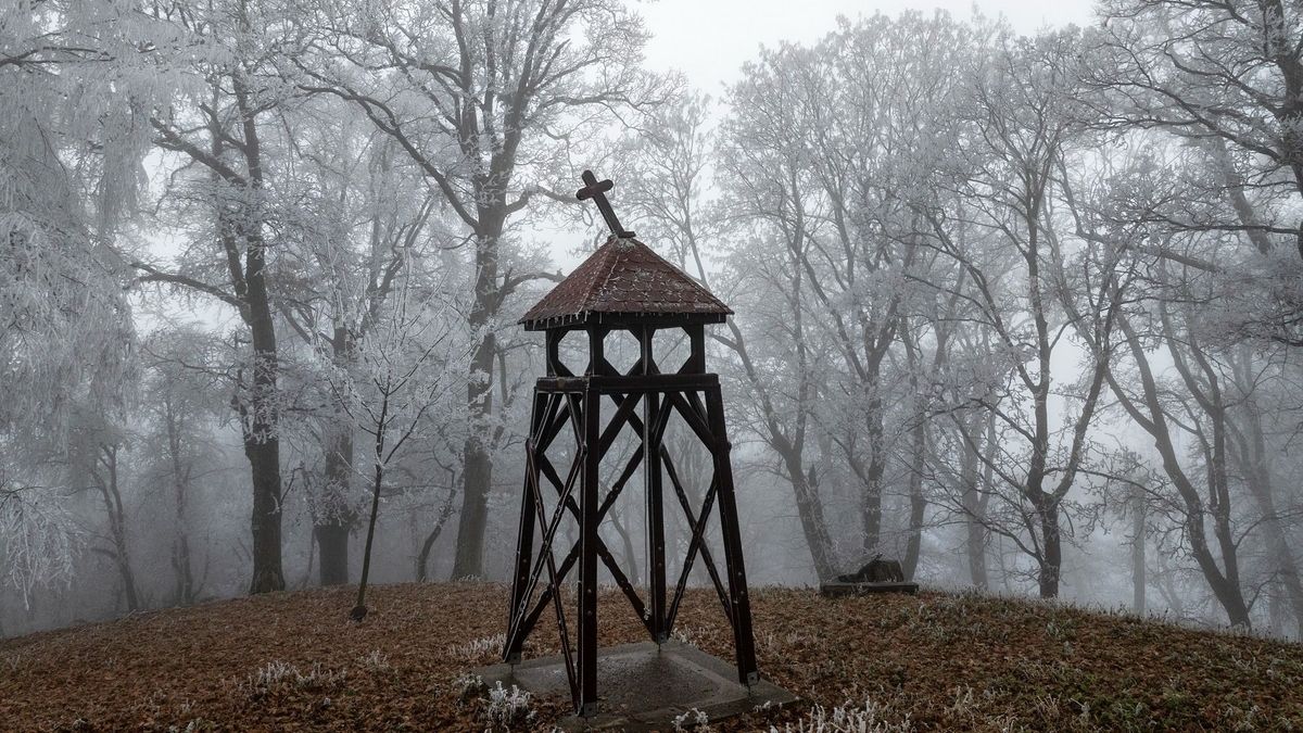 Köd és felhők fogságában az ország, délután érkezik egy kis napfény