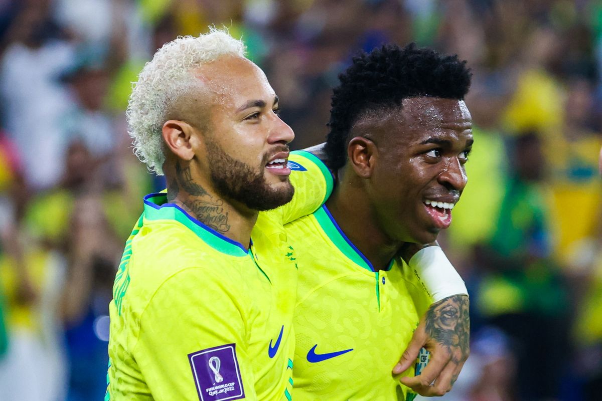 Neymar (balra) és Vinícius Júnior ott voltak a 2022-es vb-n, de Ancelotti kész akár őket is kihagyni a csapatból