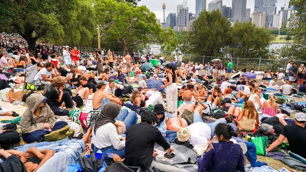 Több parkban – köztük a Treasury Gardensben, a Kings Domainben és a Docklandsben – élőzenés programok várták a családokat