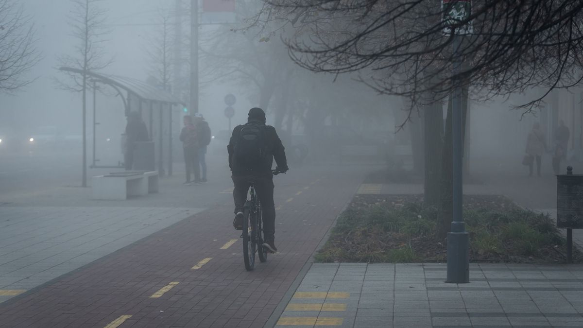 Marad a borult, párás idő – szitálásra, ónos szitálásra is számíthatunk