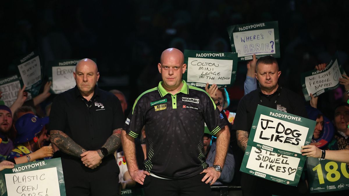 Balhé a darts-vb-n: Michael van Gerwen és Peter Wright egymásnak esett