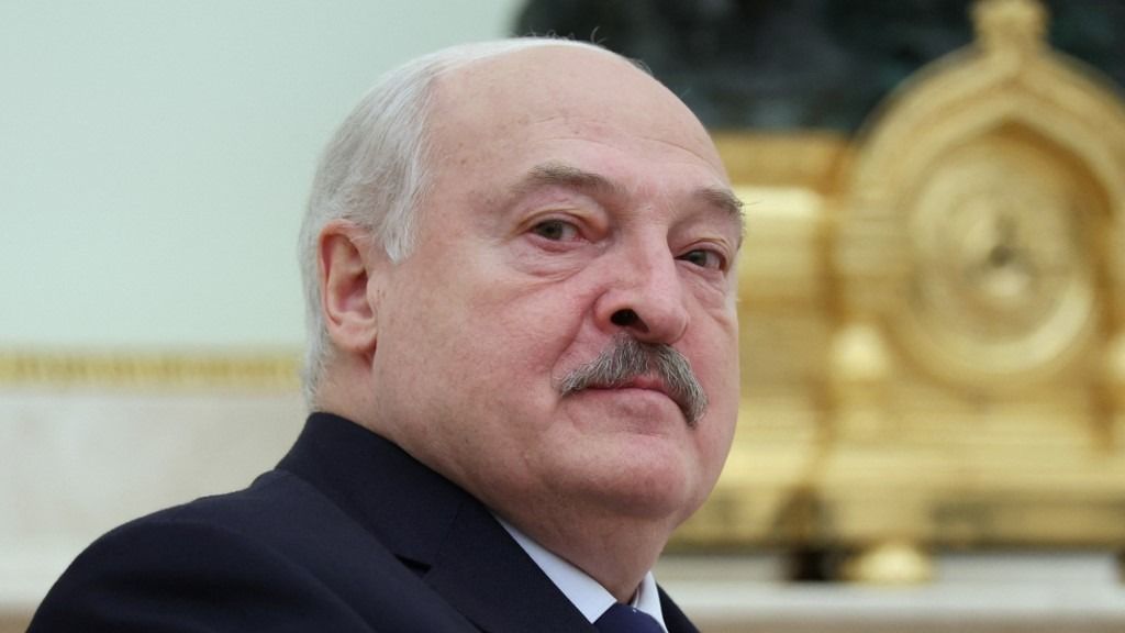 A belarusz államfő szerint, Vlagyimir Putyin orosz elnök békét akar.