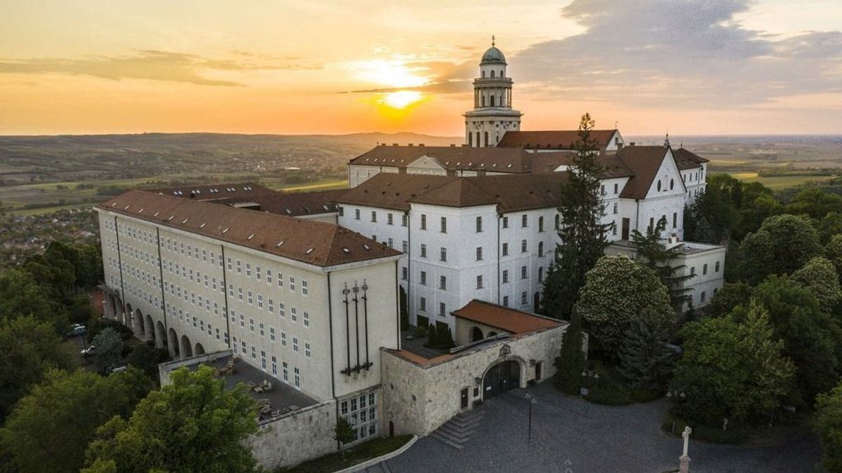Karácsonyi orgonahangversenyt ad Teleki Miklós a Pannonhalmi Főapátságban