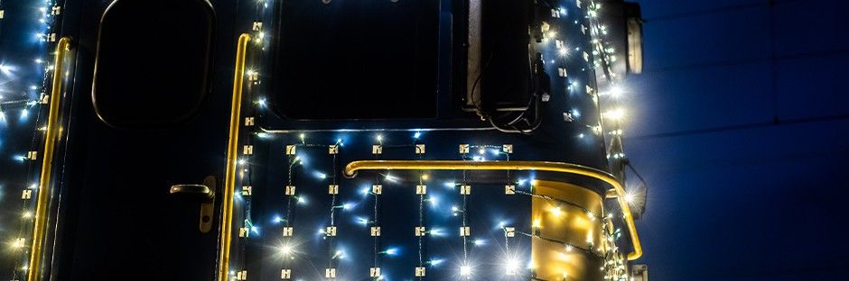 A Fény Szili mellett a Mikulásbusz (Ikarus 280) is közlekedni fog az ünnepi időszakban. /Kép: MÁV-csoport