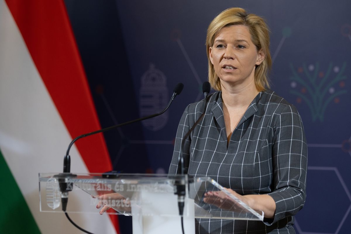 Budapest, 2025. szeptember 29.
Varga-Bajusz Veronika, a Kulturális és Innovációs Minisztérium felsőoktatásért, szak- és felnőttképzésért, fiatalokért felelős államtitkára sajtótájékoztatót tart a megújított szakképzésbe érkező forrásokról, a Kulturális és Innovációs Minisztériumban 2025. szeptember 29-én. Idegennyelvi képzést támogató és ágazati képzőközpontok létrehozását segítő projekttel járul hozzá a szakképzés erősítéséhez a kormány összesen 15 milliárd forint értékben - hangzott el a sajtótájékoztatón.
MTI/Kocsis Zoltán