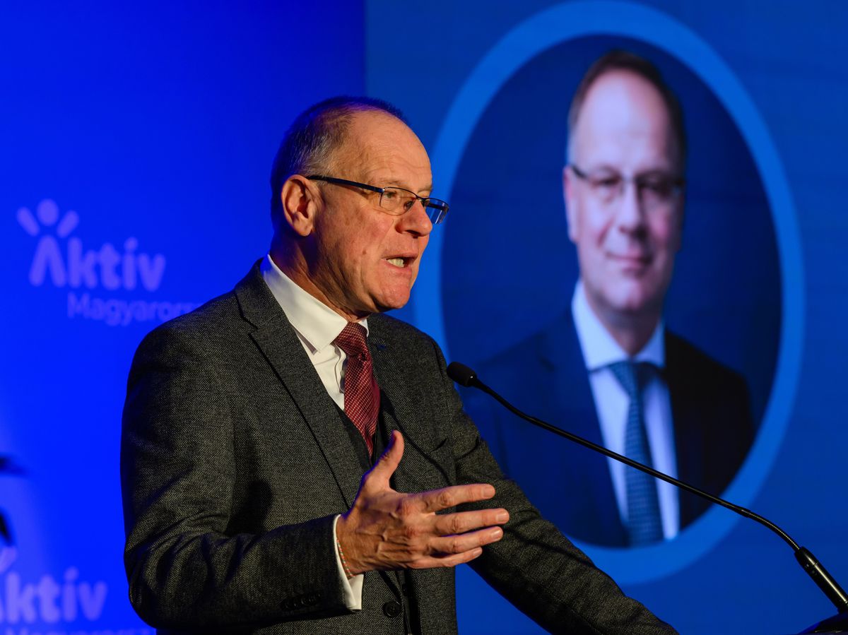 Siófok, 2025. november 25.
Navracsics Tibor közigazgatási és területfejlesztési miniszter beszédet mond az Aktív Magyarország konferencián Siófokon, a Hotel Azúrban 2025. november 25-én.
MTI/Vasvári Tamás