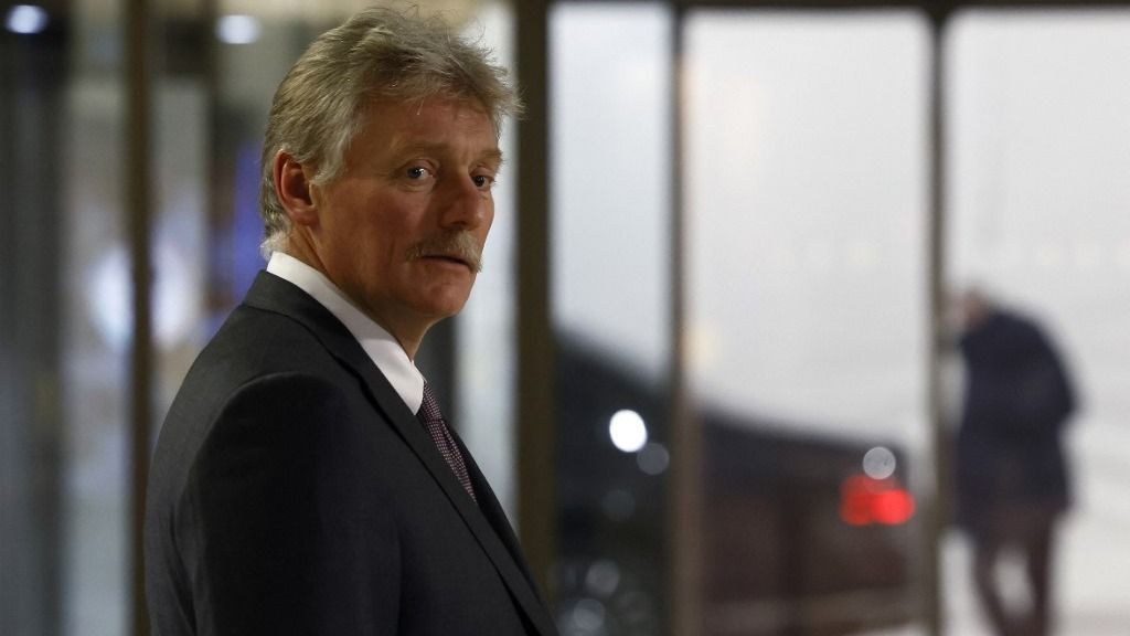 Peszkov szerint a nyugati intézmények ellentmondásos helyzetbe kerültek saját magukkal szemben