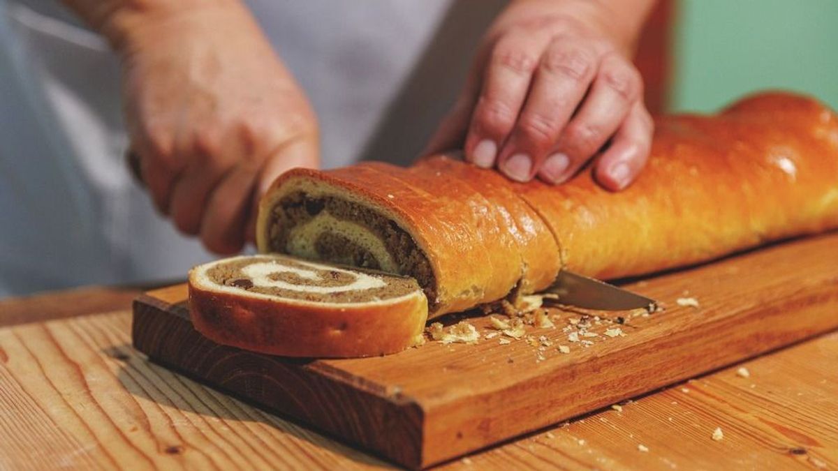 Így készül a tökéletes karácsonyi kalács – egy díjnyertes sütőmester receptje + videó