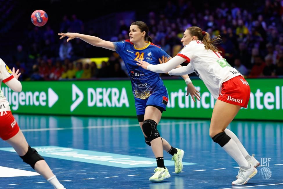 A magyar válogatott leendő ellenfelét, a románokat éltette az IHF a kézilabda-vb-n