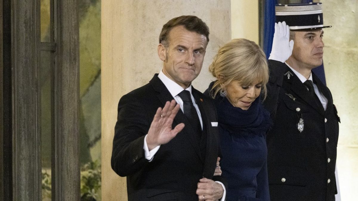Botrány az Élysée-palotában: Brigitte Macron hülye ribancoknak nevezte a feministákat