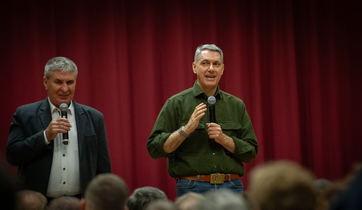 Kiderült, mikor érhet el az M4-es Püspökladányig, és azt is bejelentette Lázár János, hogy 60 milliárd forintból bővítik 2x2 sávra a 4-es főutat. /Fotó: Tóth Imre / HAON.HU