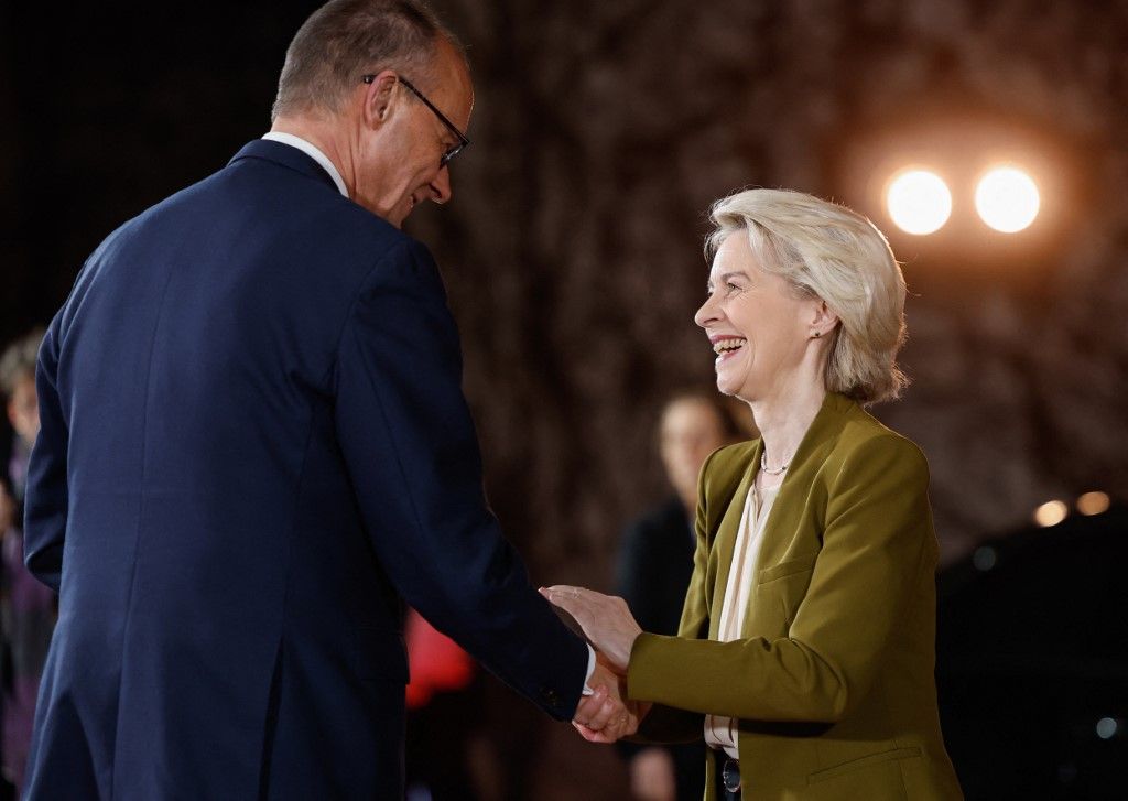 Az európai vezetők multinacionális katonai kontingenst javasolnak az esetleges ukrajnai békemegállapodás biztosítására. A képen Friedrich Merz és Ursula von der Leyen Fotó: ODD ANDERSEN / AFP