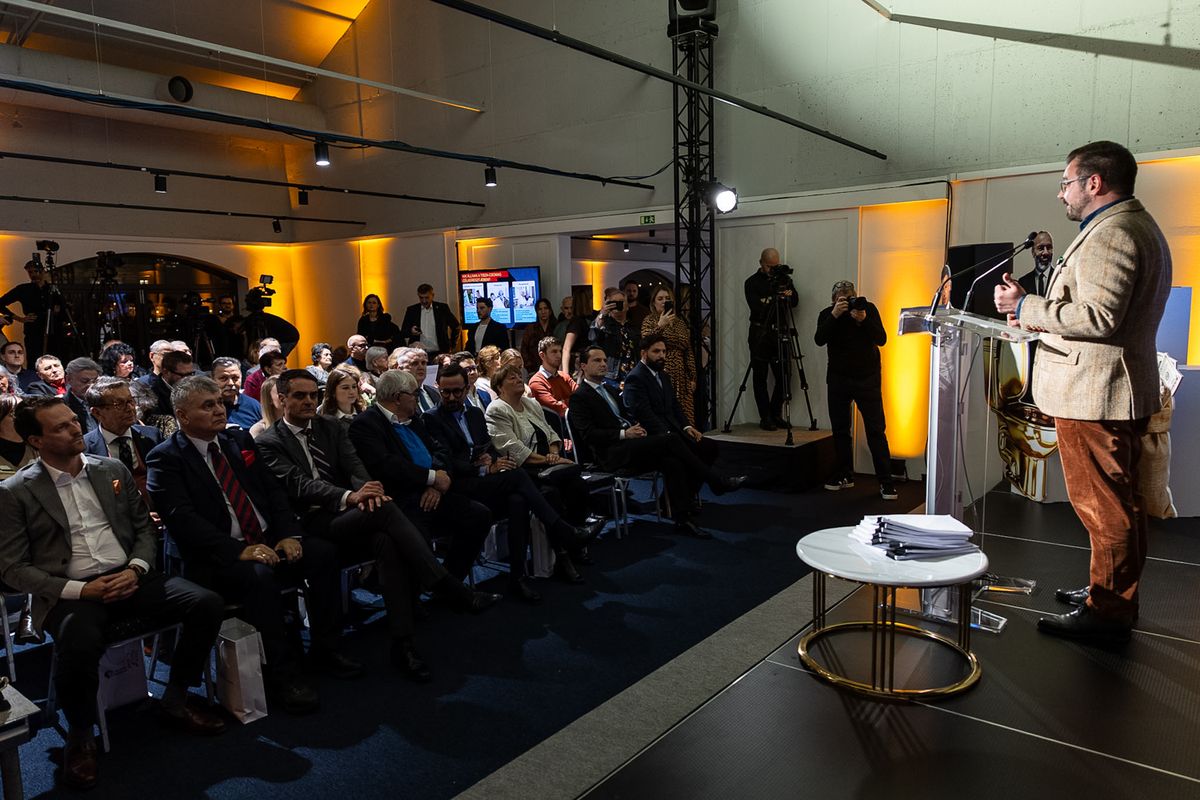 Szabad Magyarok a Megszorítások Ellen Munkacsoport alakuló ülése és fóruma