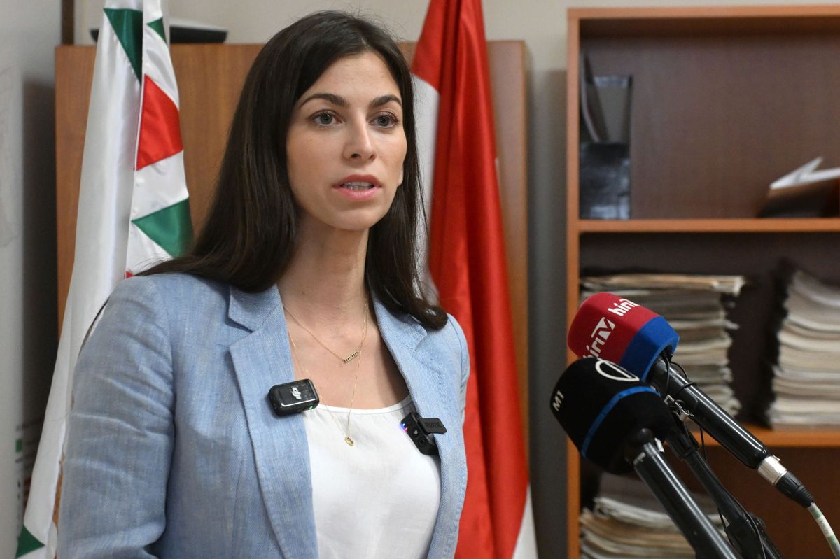Budapest, 2025. június 3.
Szentkirályi Alexandra, a Fidesz-KDNP fővárosi képviselőcsoportjának vezetője sajtótájékoztatót tart a Városházán 2025. június 3-án.
MTI/Illyés Tibor