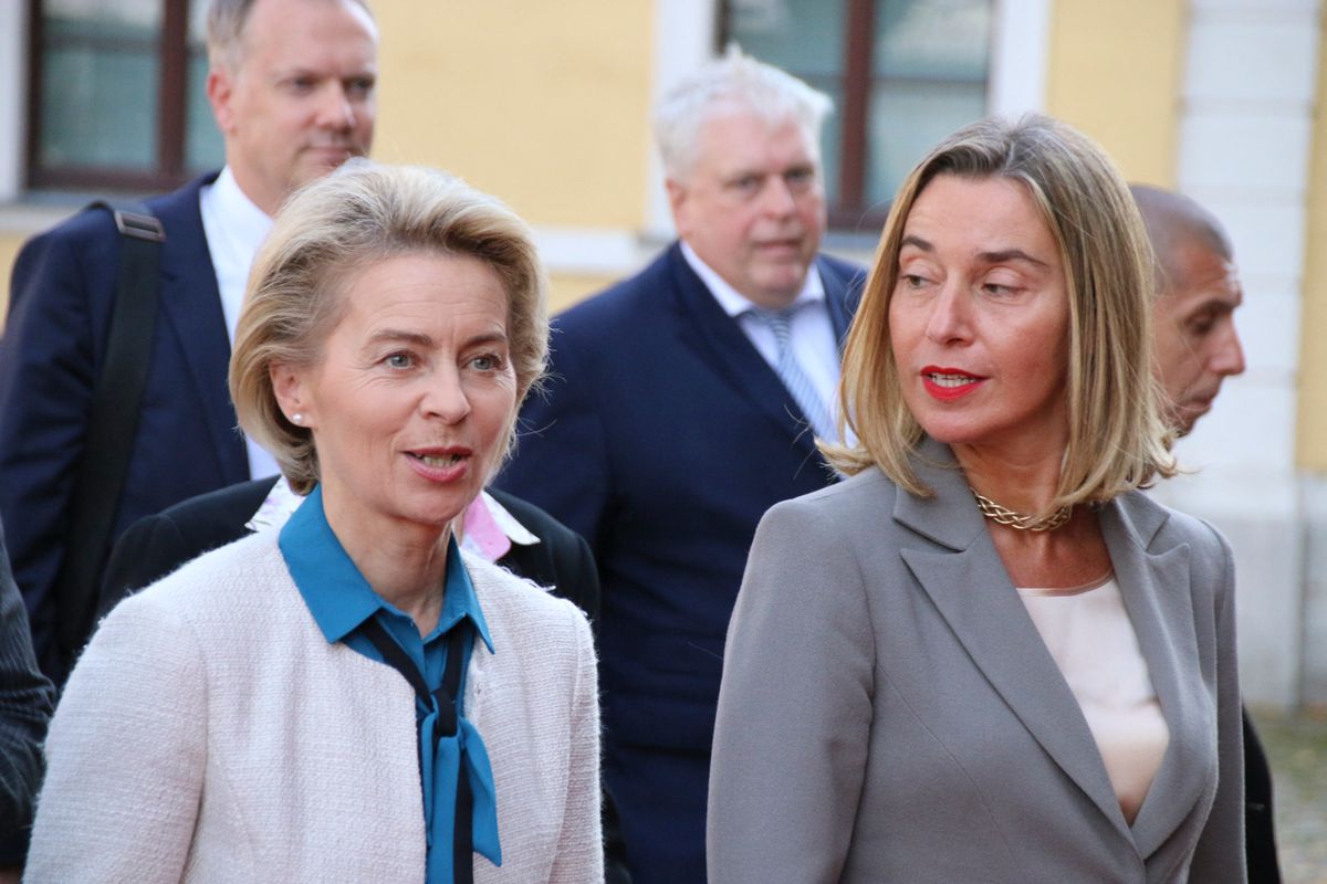 17 October 2017, Saxony-Anhalt, Magdeburg: Federal Defence Minister Ursula von der Leyen (CDU) and the High Representative of the EU for Foreign Affairs and Security Policy, Federica Mogherini, visit Magdeburg Cathedral. Shortly thereafter, the EU representative for foreign and security policy was awarded the Kaiser Otto Prize. Photo: Stephan Schulz/dpa-Zentralbild/ZB (Photo by Stephan Schulz / dpa-Zentralbild / dpa Picture-Alliance via AFP)