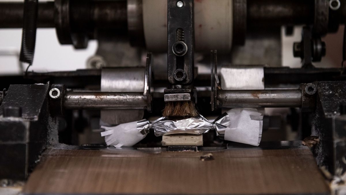 Szörnyen megdrágulhatott a szaloncukor, ez a két férfi nyolcvanezer forint értékben lopott belőle