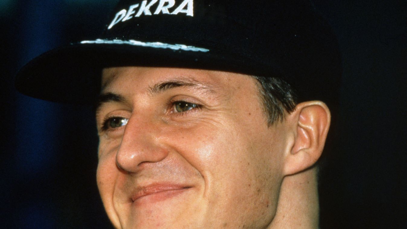 Michael Schumacher a Forma–1 egyik legsikeresebb autóversenyzője, de  a nyilvánosság már lehet sosem láthatja őt