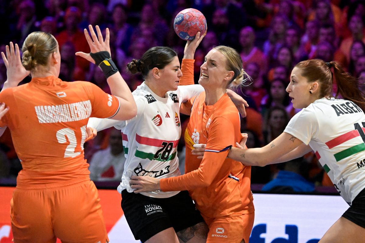Nagy volt a küzdelem a női kézilabda-vb negyeddöntőjében Hollandia és Magyarország között, Golovin Vlagyimir szövetségi kapitány szerint nem csak szakmai okok döntöttek
