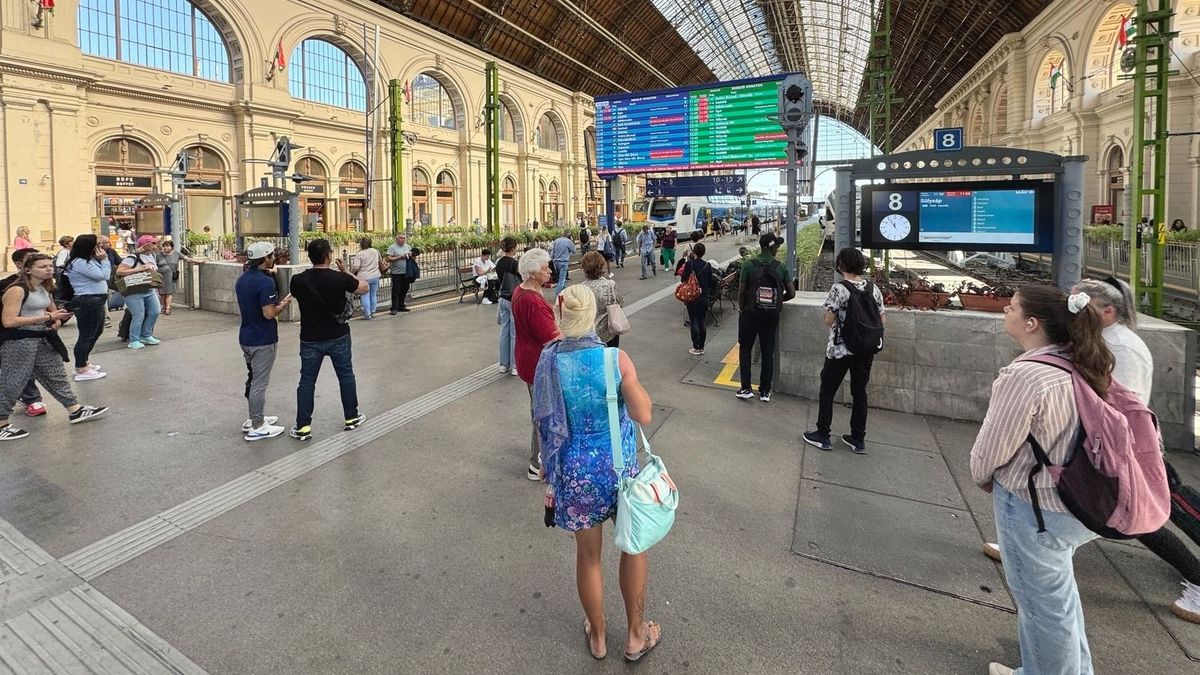 Épül a Keleti pályaudvar első akadálymentes peronja