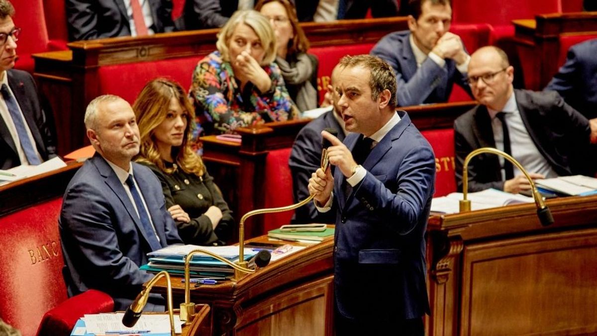 Káosz Franciaországban – nincs megállapodás a pártok között