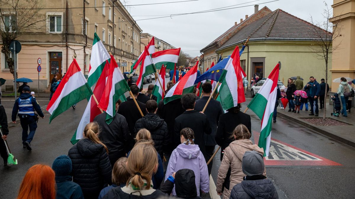 Át kell lépni a határt, és akkor megértjük, mit jelent magyarnak lenni + videó