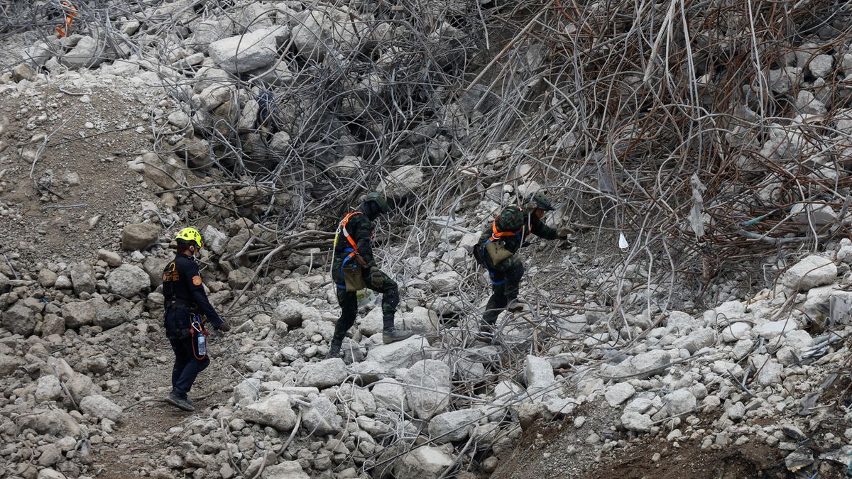Fejjel lefelé barlangba szorult egy idős szerzetes