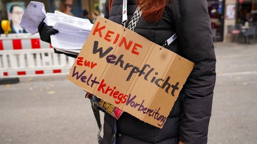 A németek országszerte szervezetten készülnek a sorkatonaság elleni tiltakozásra