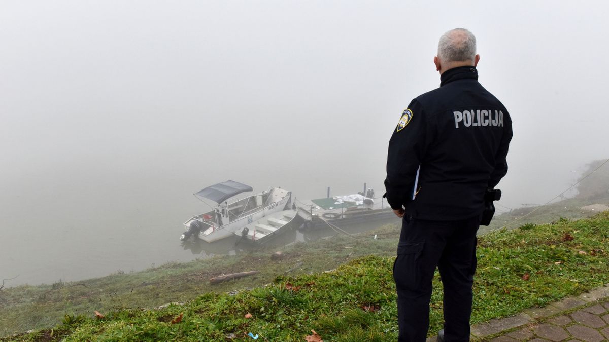 Több ember meghalt, miután beleborult a folyóba egy migránsokat szállító csónak