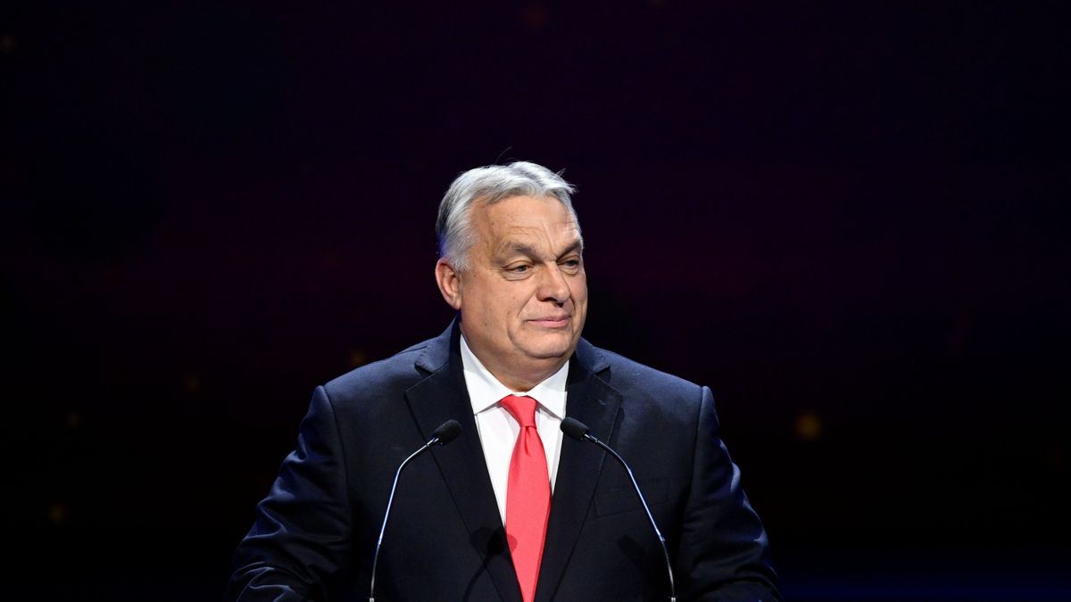 Orbán Viktor: Nekünk ebbe a háborúba nem szabad beavatkozni (Fotó: Hegedüs Róbert / MTI Fotószerkesztõség)