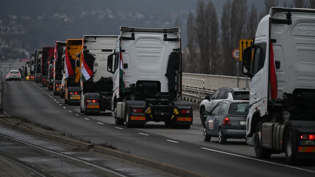Gulyás Gergely: Hiába a kamionosok érdeksérelme, a kormány célkitűzése helyes