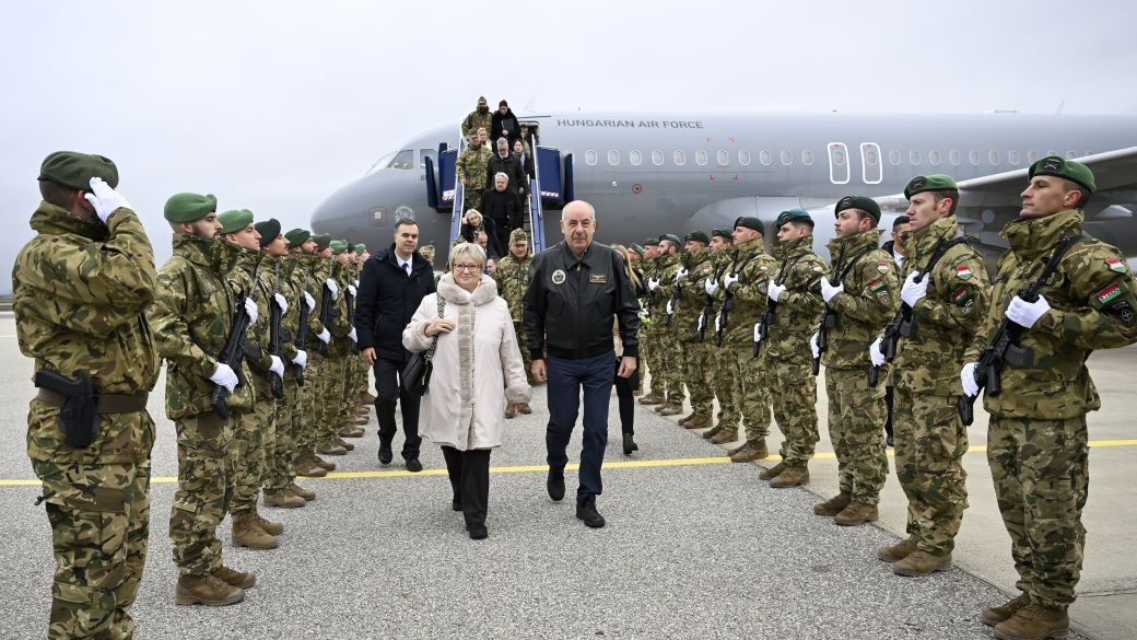 Sulyok Tamás az elkötelezett honvédek bátorságát méltatta Koszovóban