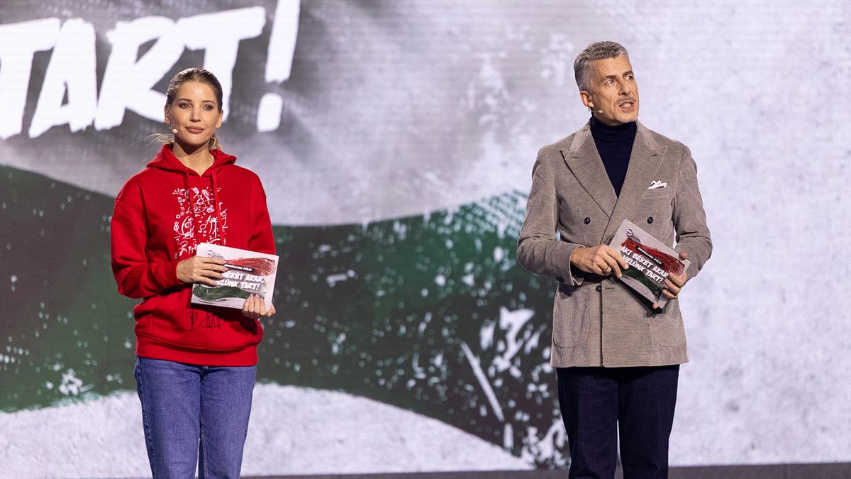 A busómaszkok is előkerültek a mohácsi háborúellenes gyűlésen