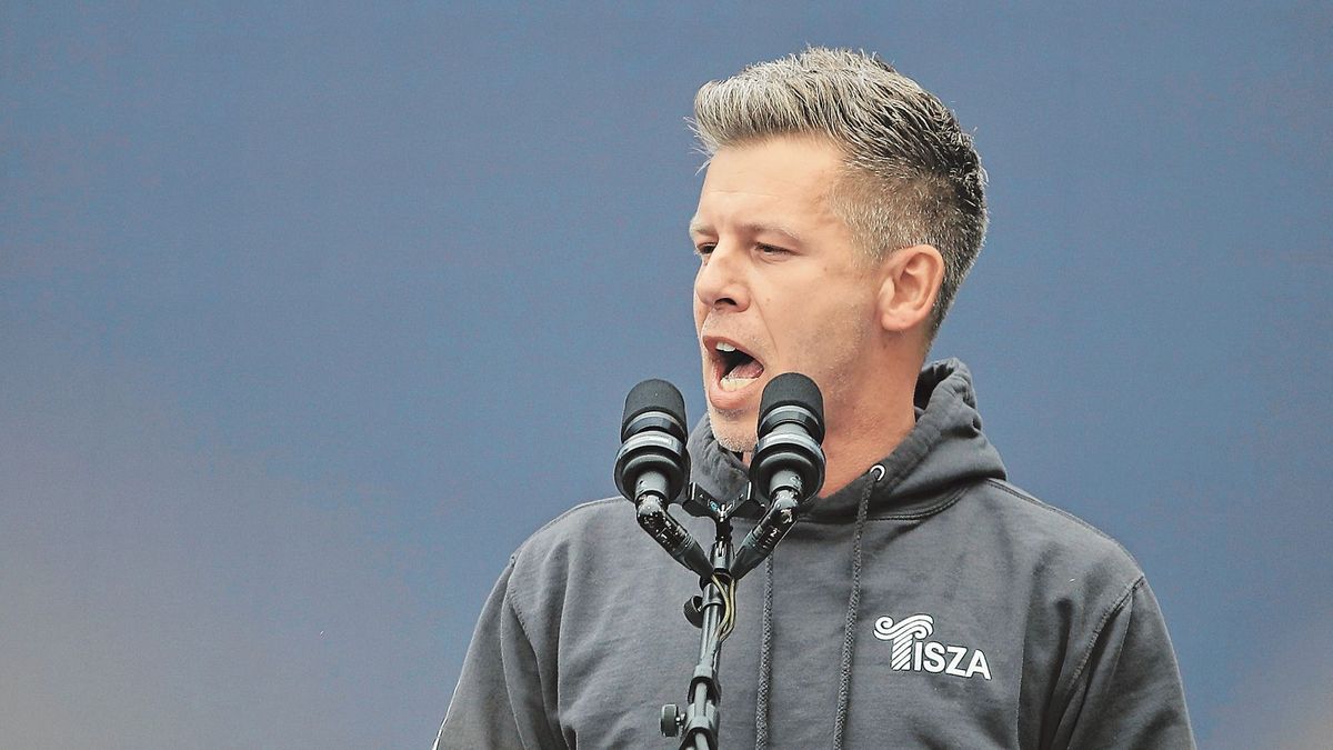 Folyamatosan a Fideszt másolja Magyar Péter