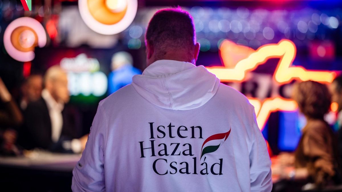 Ismert arcok Szegeden: Orbán Viktor fotókkal jelentkezett