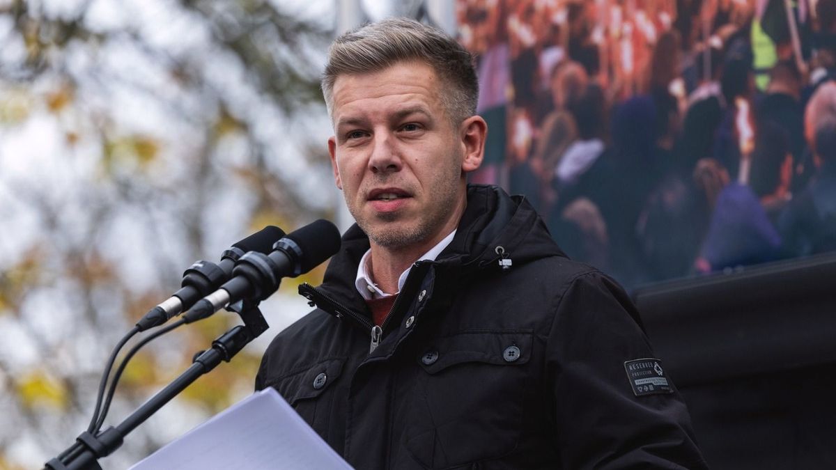 Zsigó Róbert: A Tisza öt perc alatt elvenné a 14. havi nyugdíjat + videó