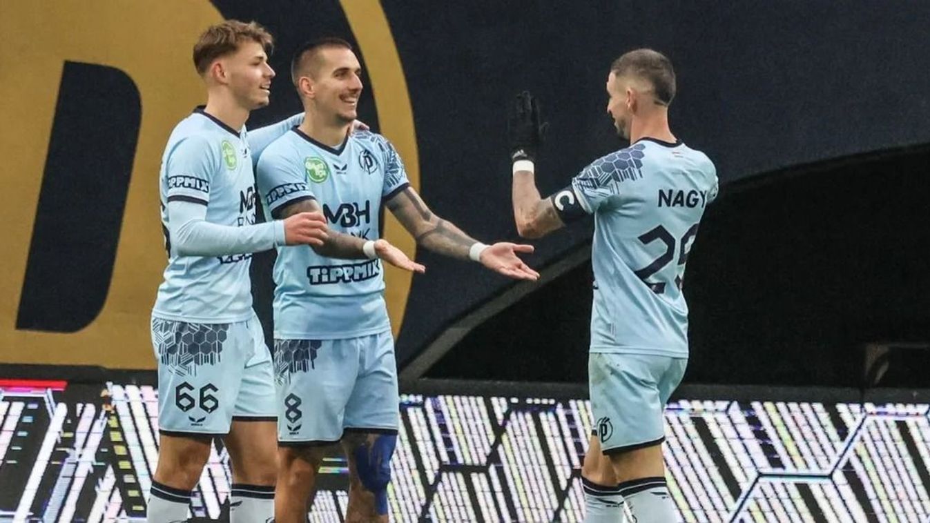 Nagy Zsolt (jobbra) Debrecenben az első félidőben talált be szombat délután